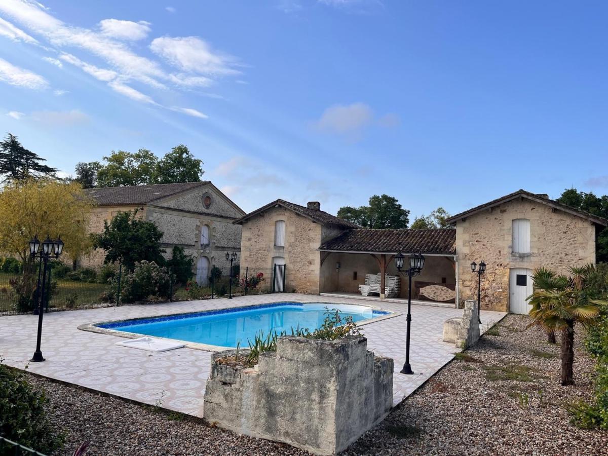 Domaine Clos Et Arbore De 3 Ha Avec Deux Maisons Lamothe-Montravel Bagian luar foto