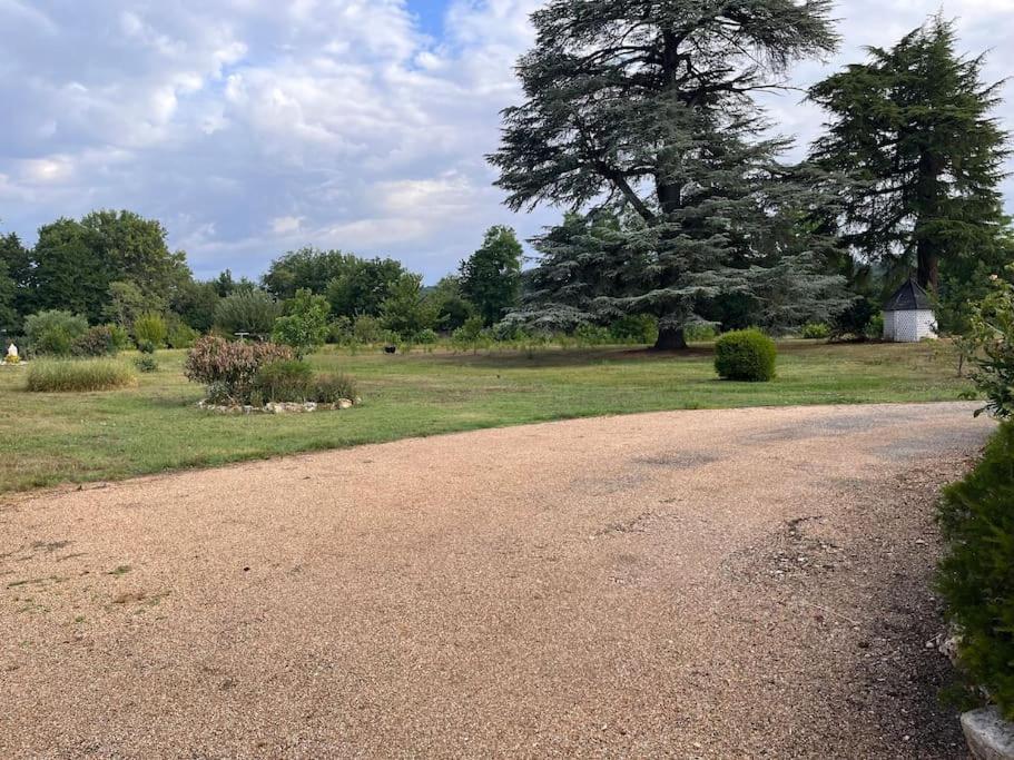 Domaine Clos Et Arbore De 3 Ha Avec Deux Maisons Lamothe-Montravel Bagian luar foto