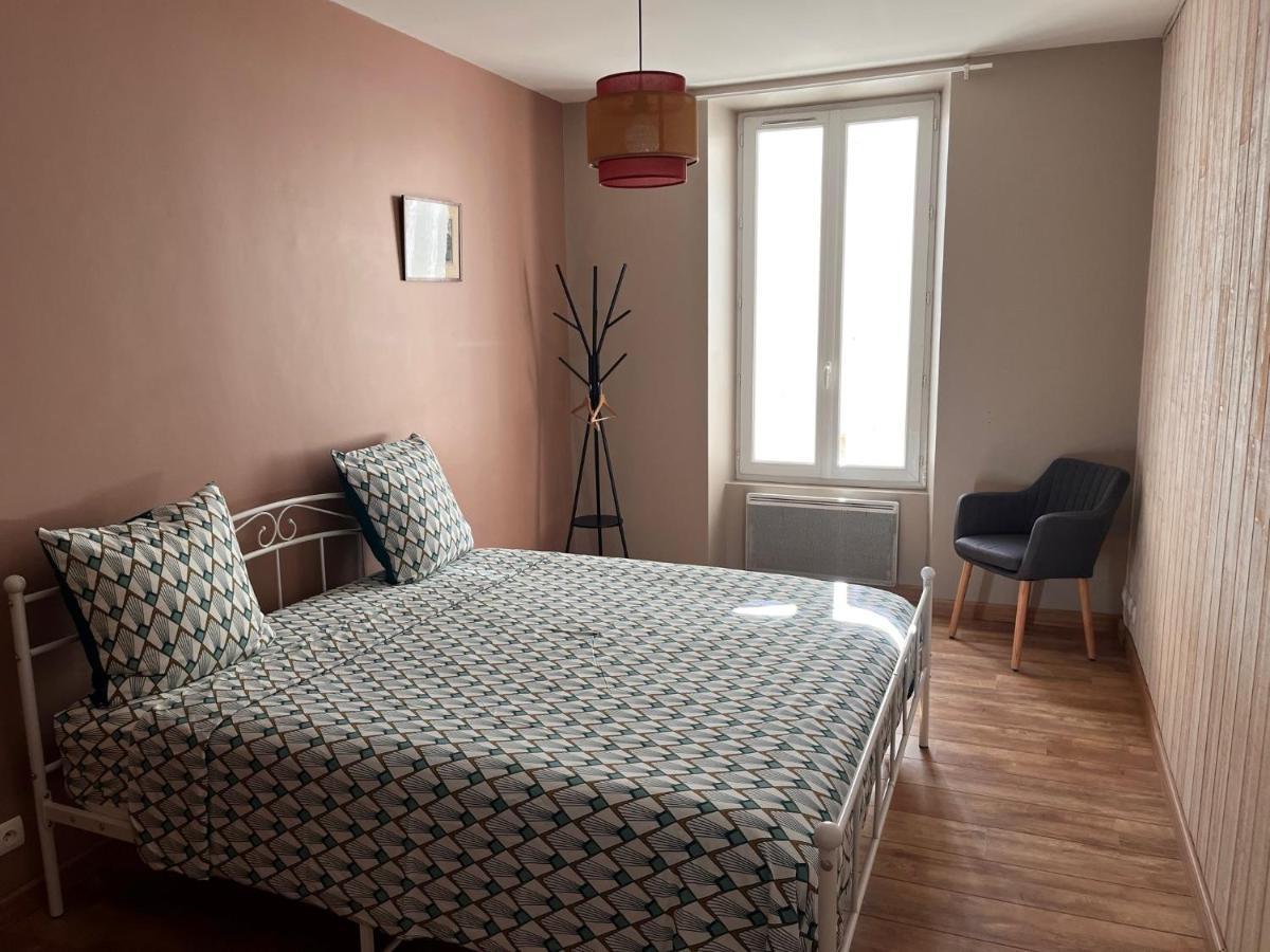Domaine Clos Et Arbore De 3 Ha Avec Deux Maisons Lamothe-Montravel Bagian luar foto