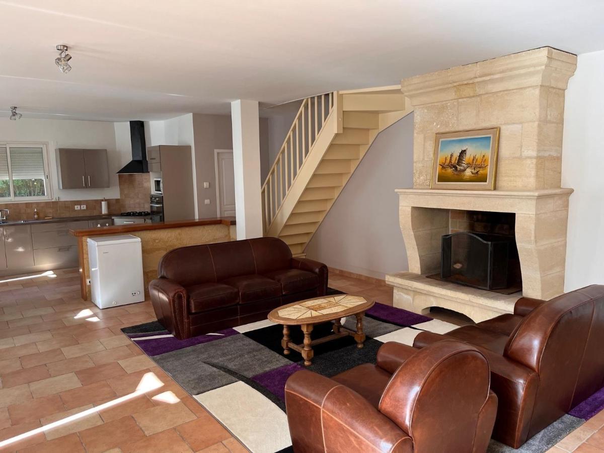 Domaine Clos Et Arbore De 3 Ha Avec Deux Maisons Lamothe-Montravel Bagian luar foto